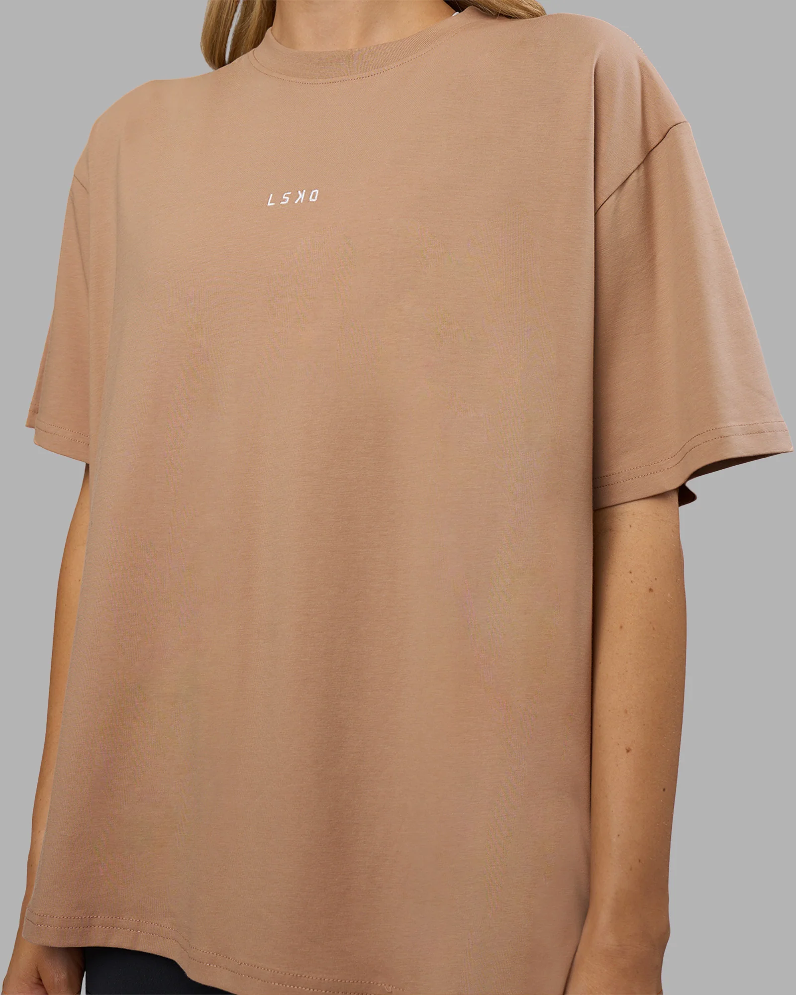 Go-To FLXCotton Oversized Tee - Warm Smoke-White - Image 4