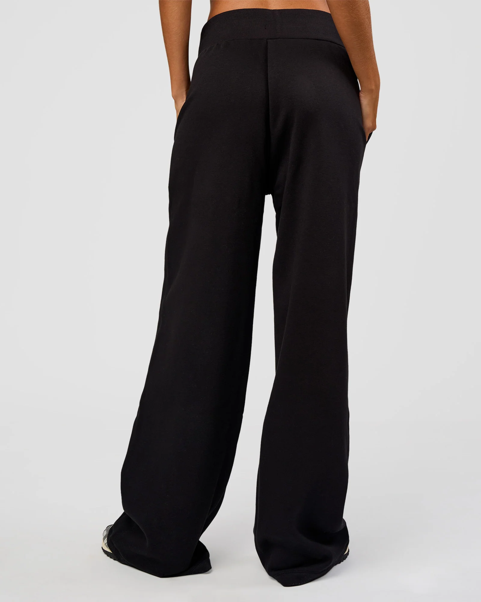 Go-To Wide Leg Track Pant Tall - Black - Image 4