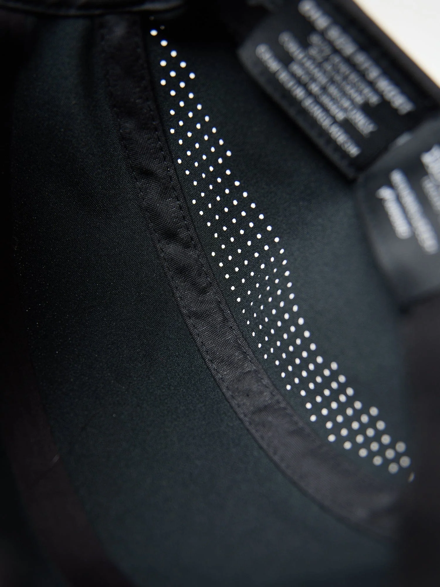 Hybrid Performance Cap - Black - Image 4
