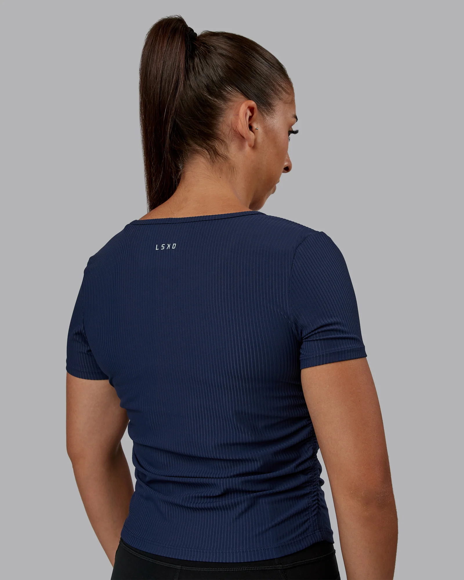 Ignite Ribbed Scrunch Side Cropped Tee - Future Navy - Image 3