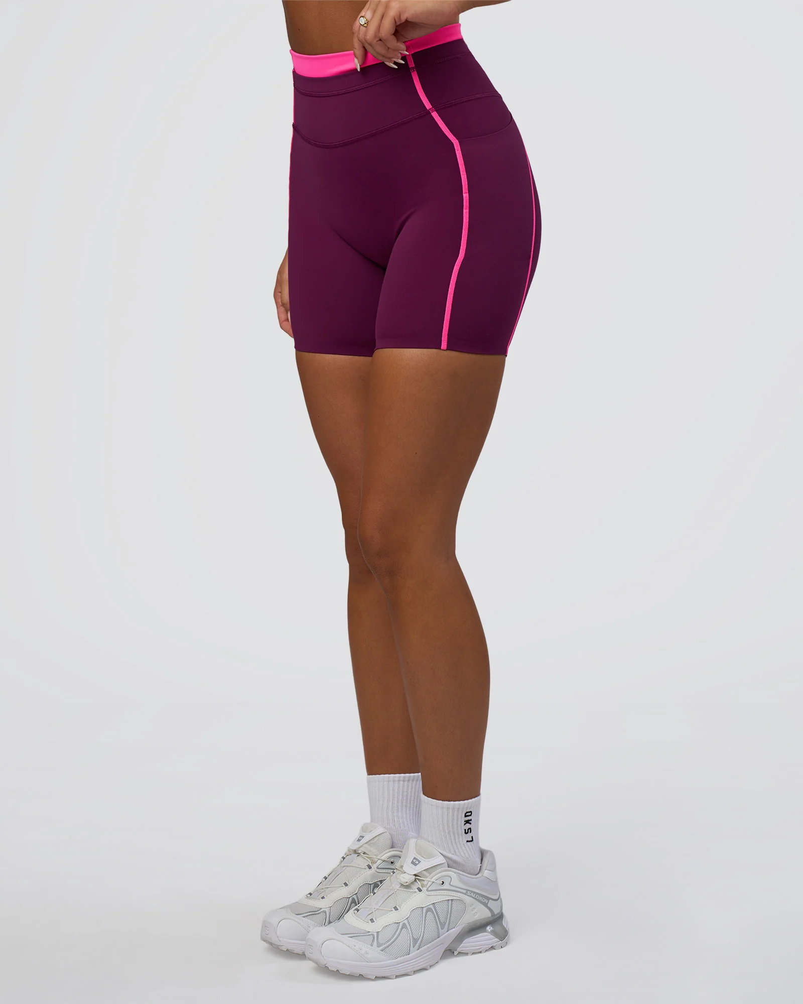 Liberate Contrast High-Rise 6" Short Pockets - Plum Caspia-Ultra Pink - Image 6