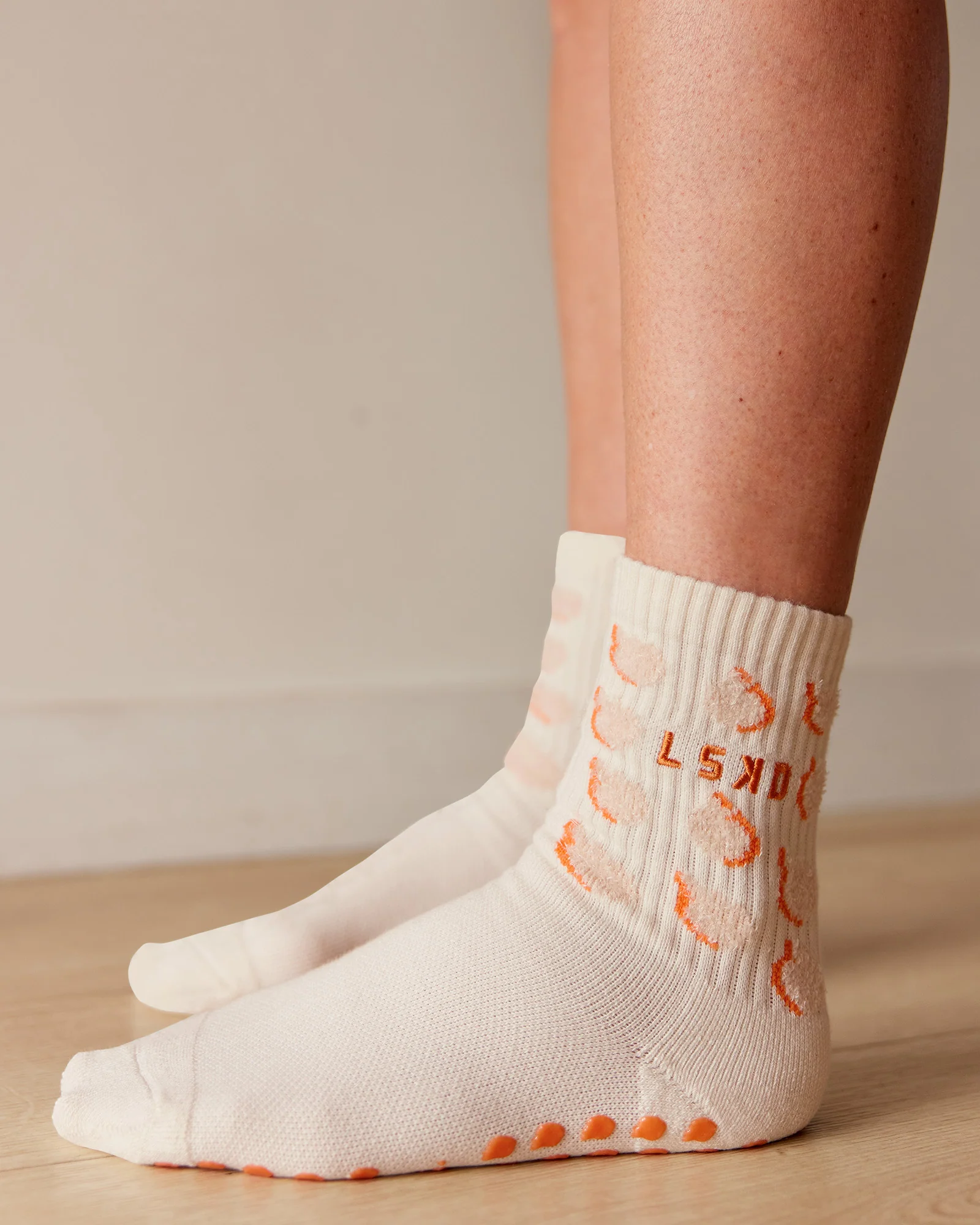 Love Peaches Pilates Grip Socks - Ivory-Orange - Image 3