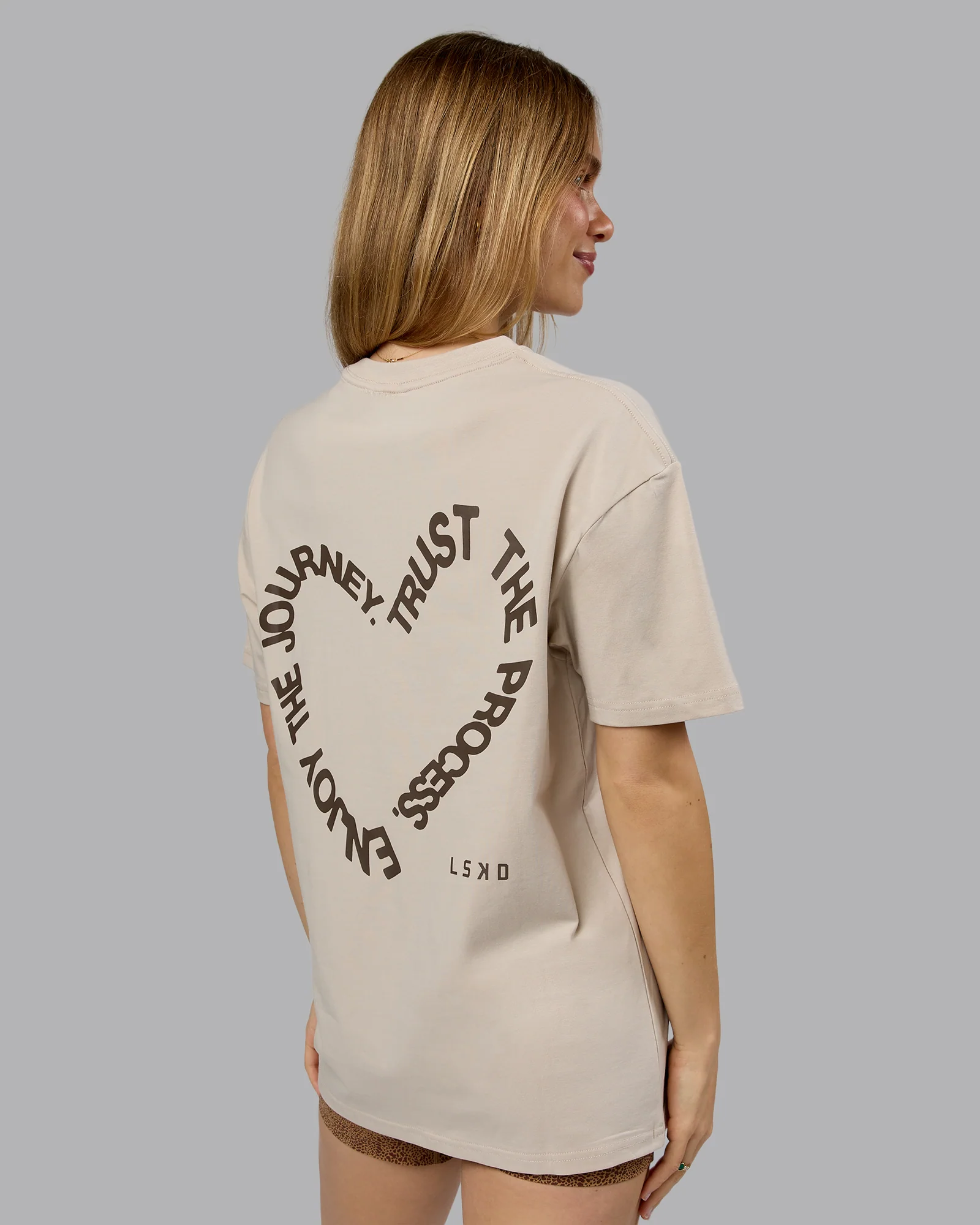 Love The Process FLXCotton Oversize Tee - Shale Beige-Choc - Image 7