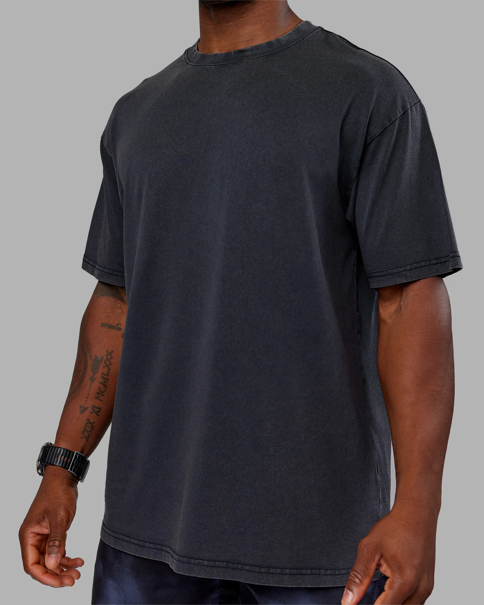 Love The Run FLXCotton Tee Oversize - Black Washed-Circular Gray - Image 10
