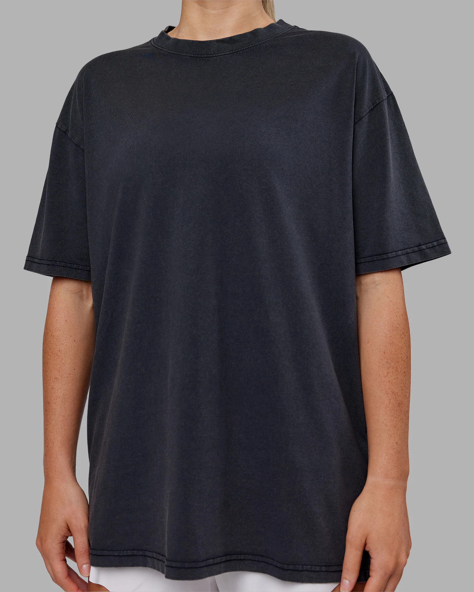 Love The Run FLXCotton Tee Oversize - Black Washed-Circular Gray - Image 11