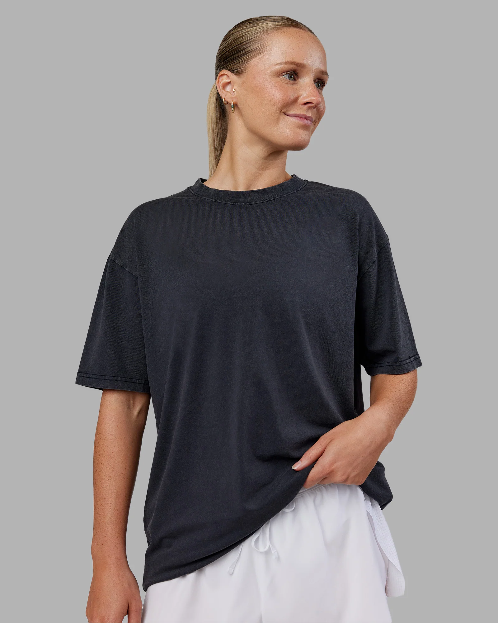 Love The Run FLXCotton Tee Oversize - Black Washed-Circular Gray - Image 3