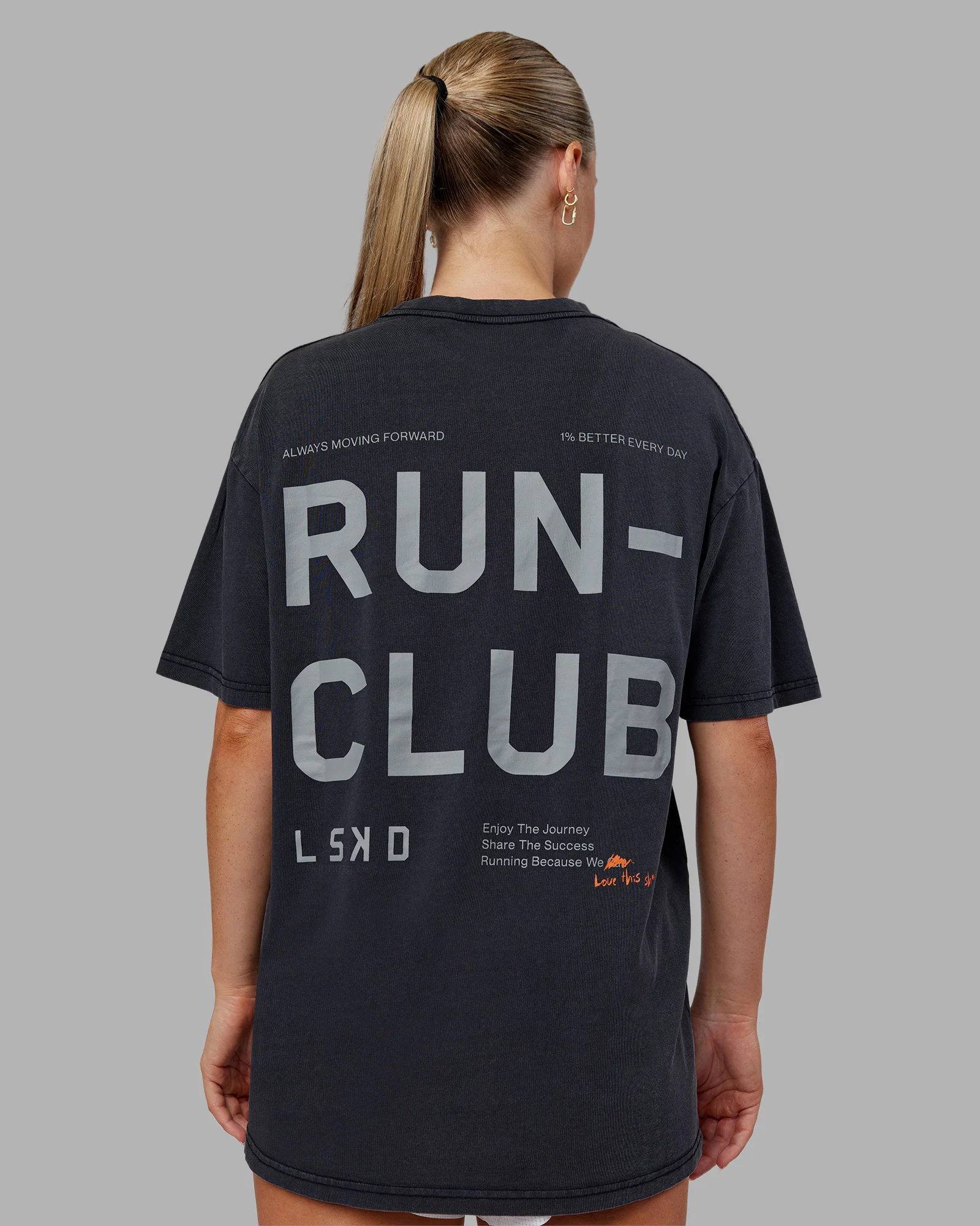 Love The Run FLXCotton Tee Oversize - Black Washed-Circular Gray - Image 7