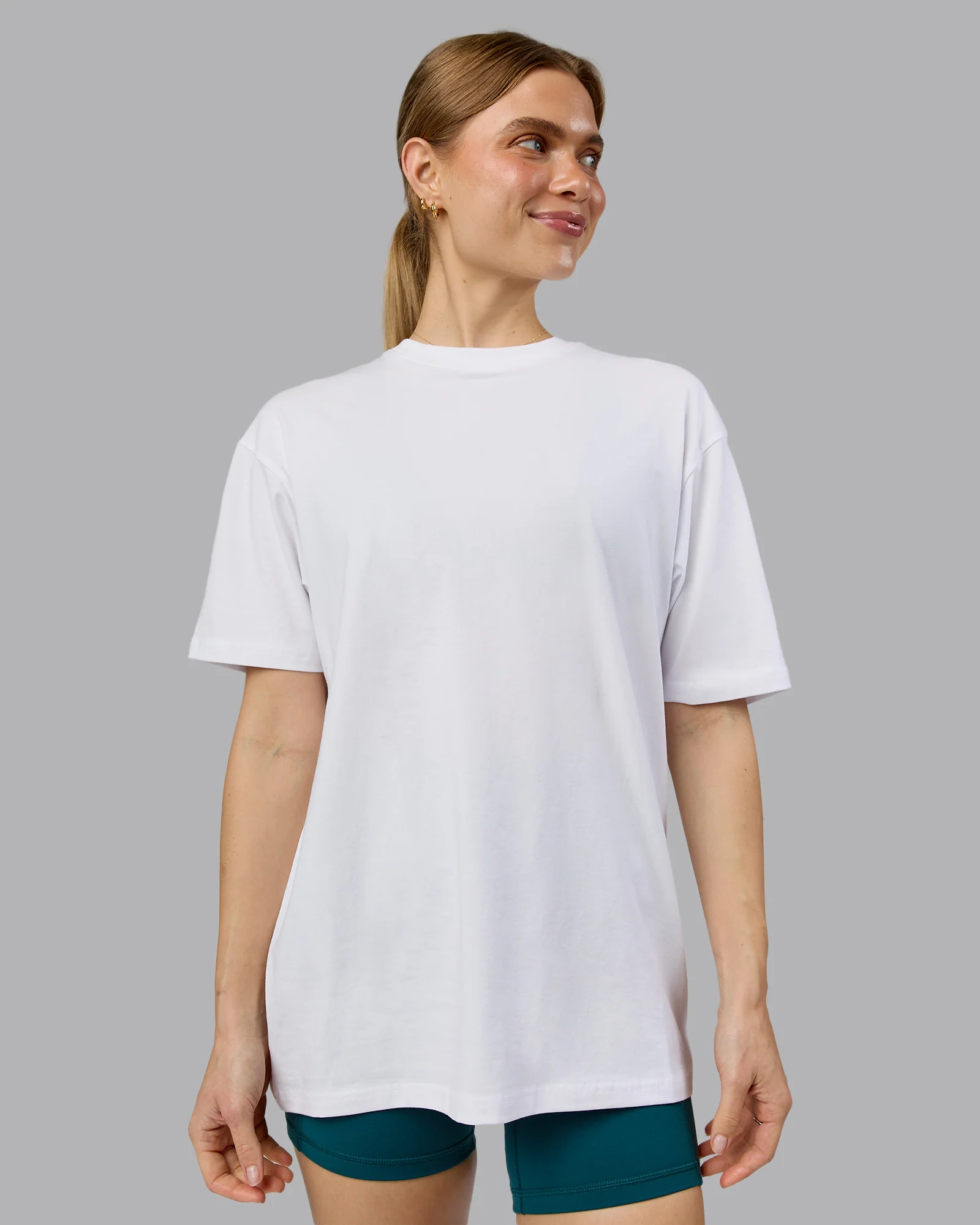 Love The Run FLXCotton Tee Oversize - White-Dark Moss - Image 4