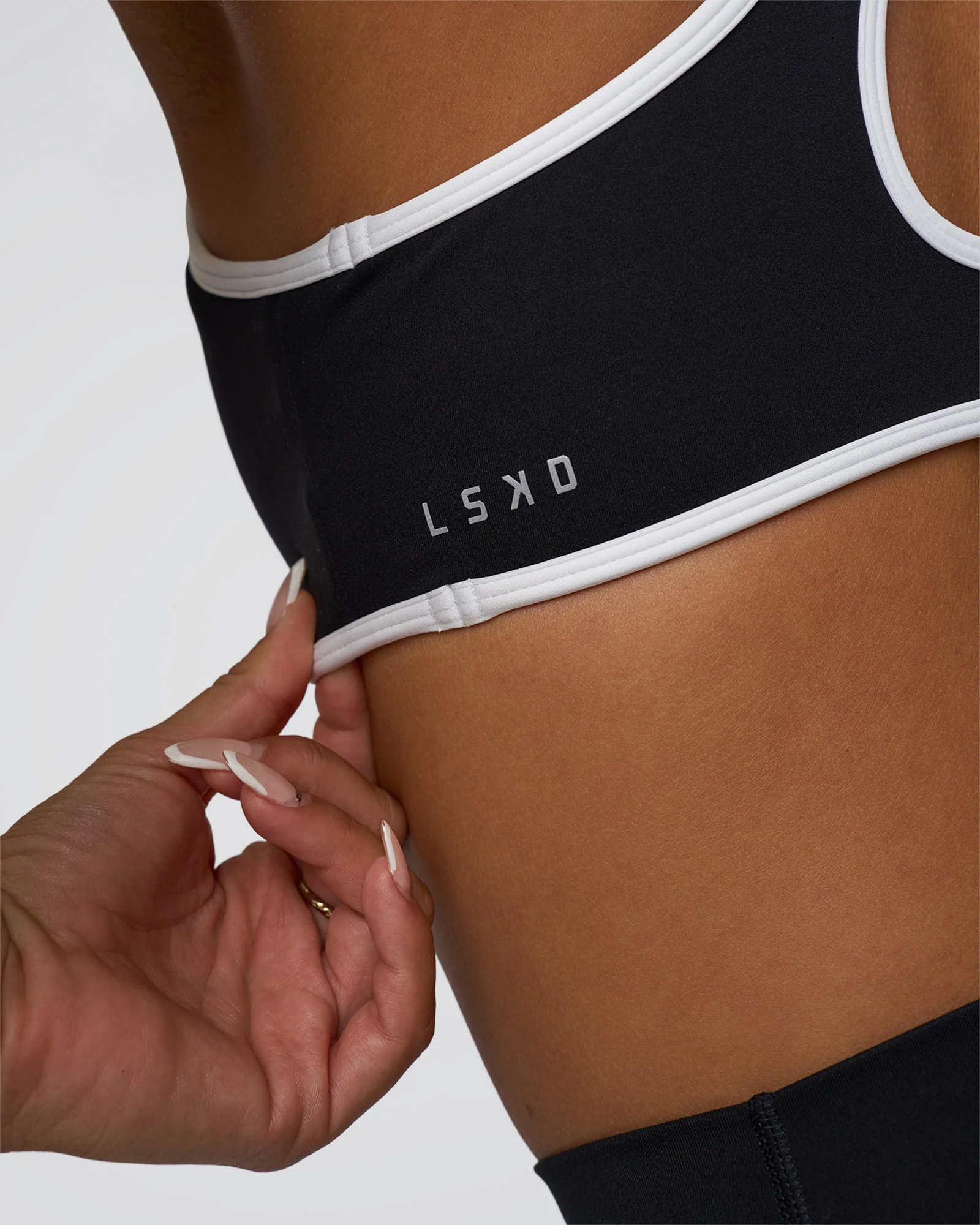 Luminous Sports Bra - Black-White - Image 4