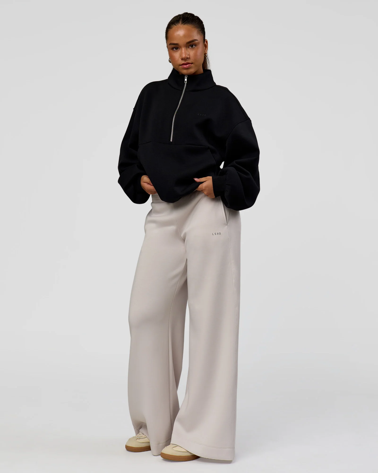 Luxe ZeroCrease Spacer Half Zip - Black - Image 4