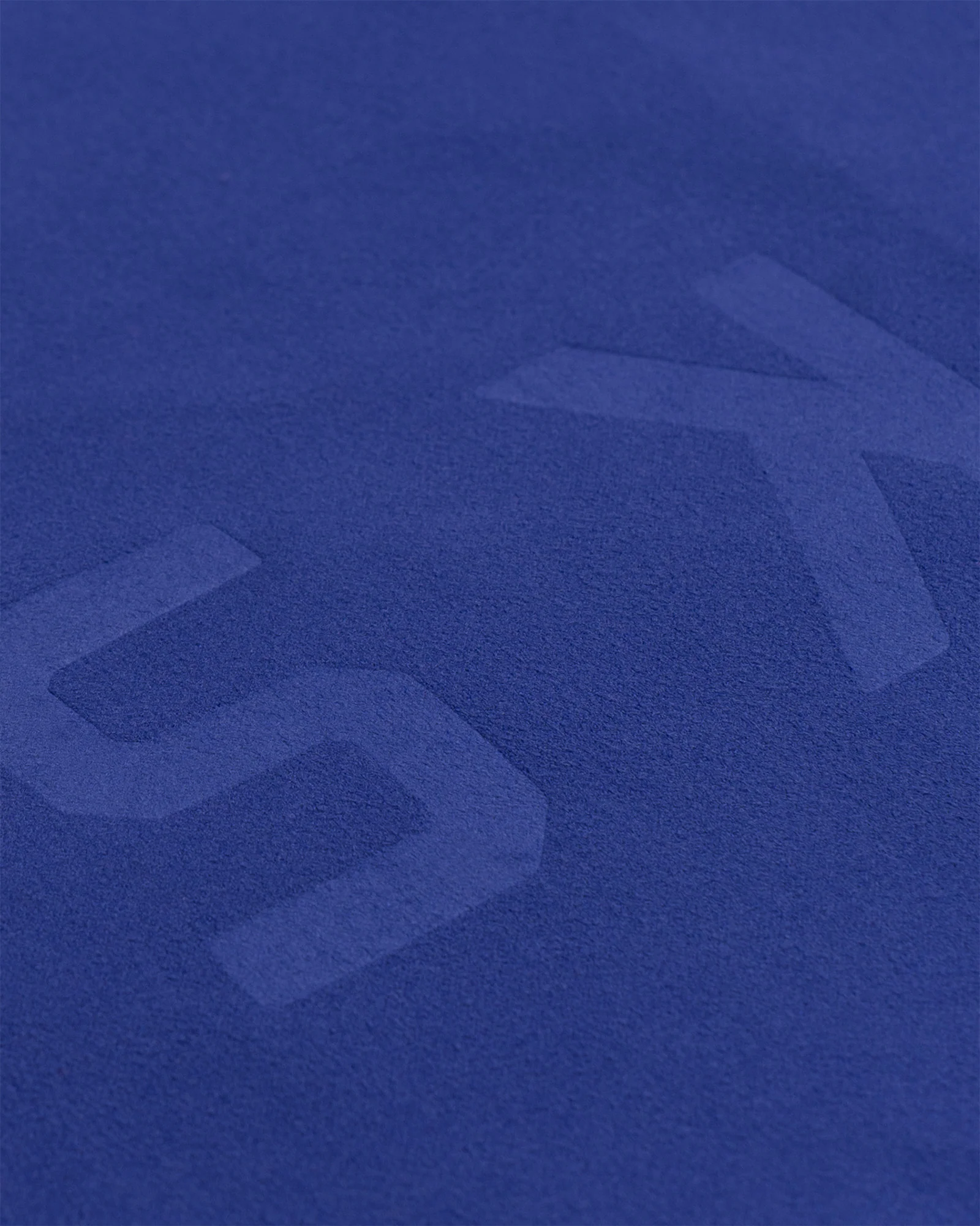 Perform Microfibre Lightweight Towel Medium - Power Cobalt - Image 2