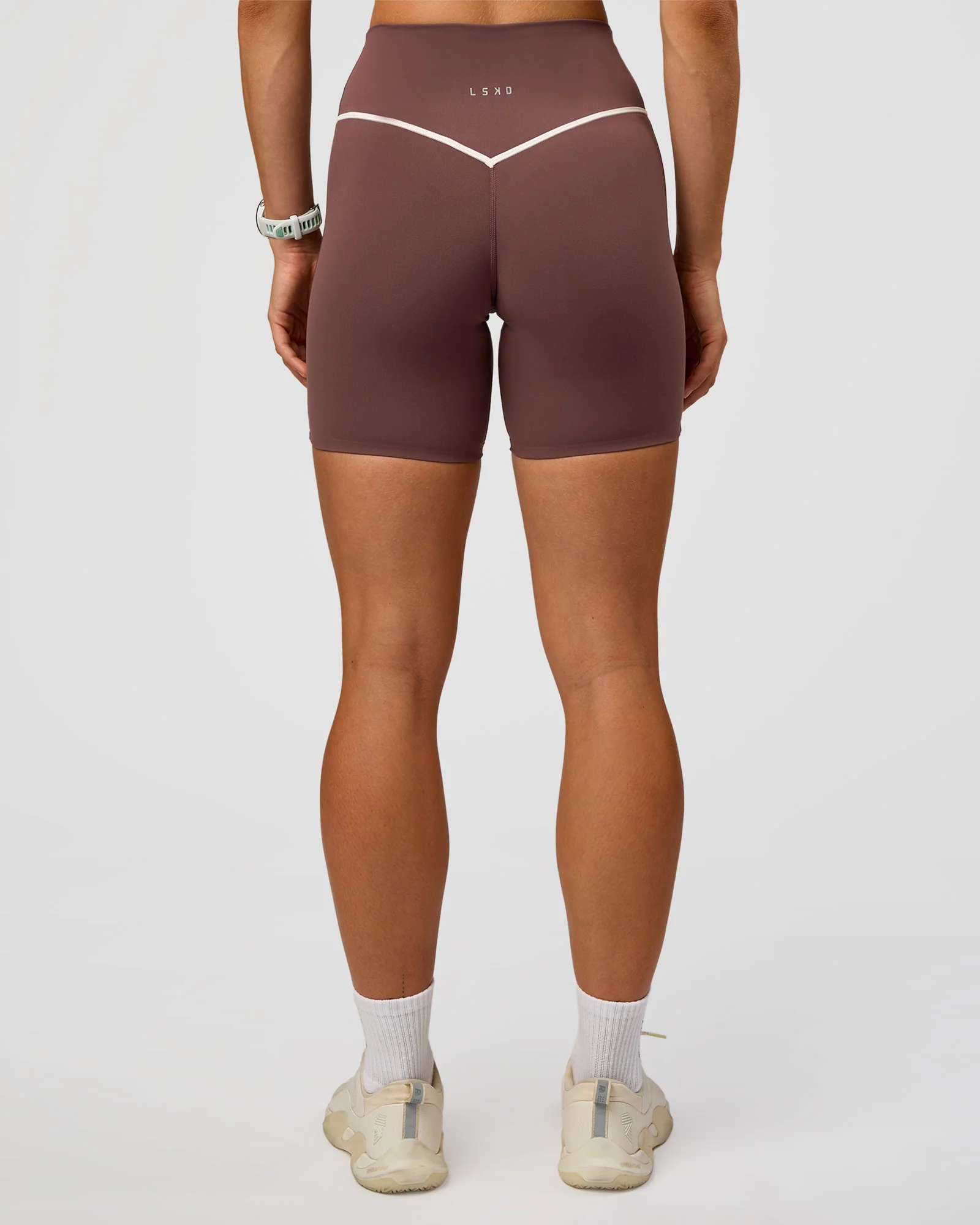 Pinnacle High-Rise 6" Short - Cocoa Powder-Off White - Image 3