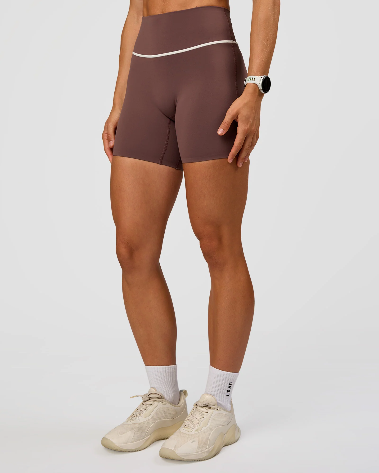 Pinnacle High-Rise 6" Short - Cocoa Powder-Off White - Image 7