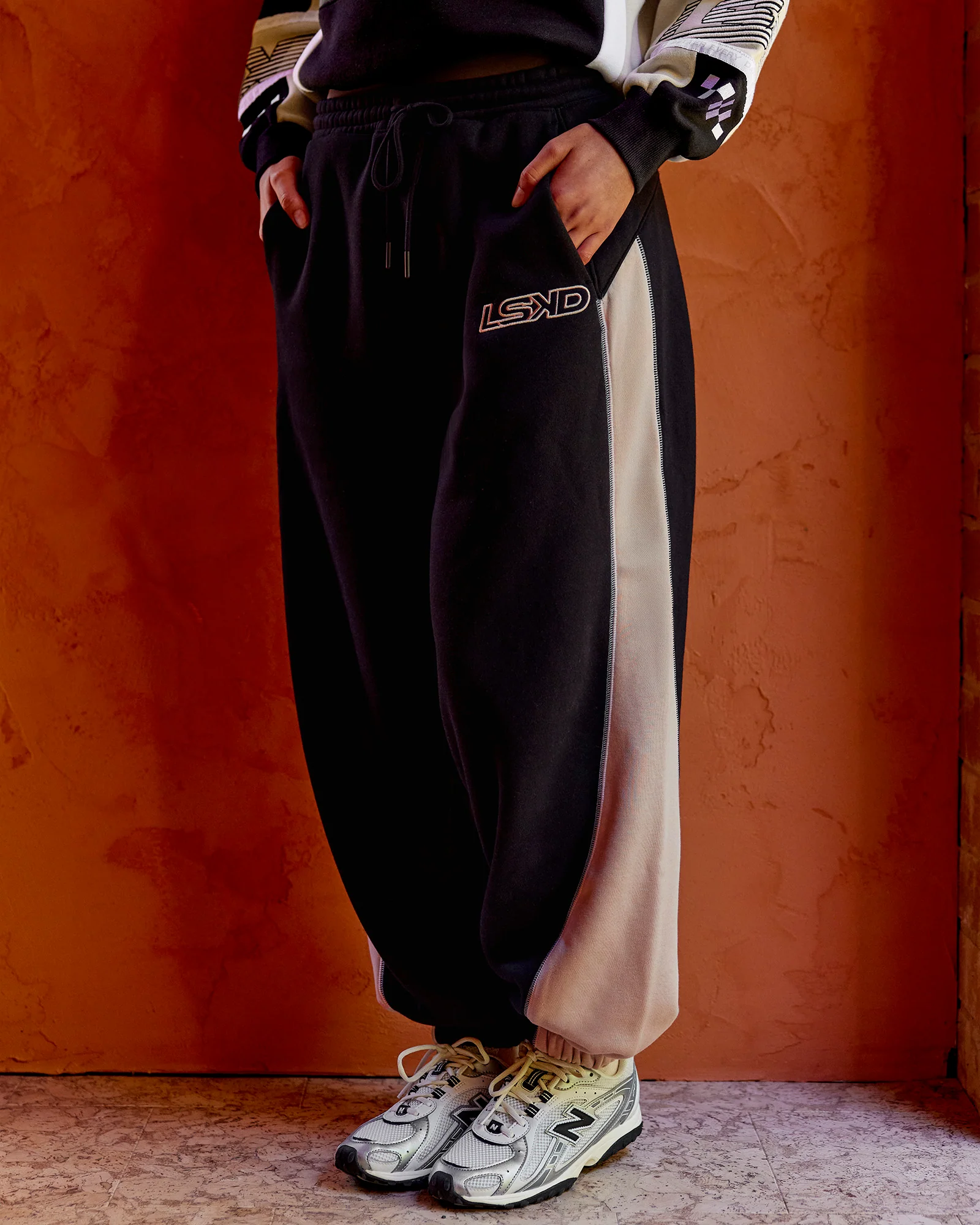 Power Play Stitch Up Fleece Sweat Pant - Black-Shale Beige - Image 7