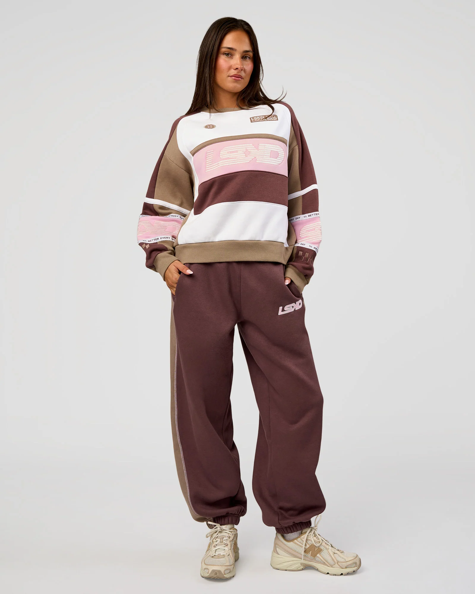 Power Play Stitch Up Fleece Sweat Pant - Cocoa Powder-Marshmallow - Image 10