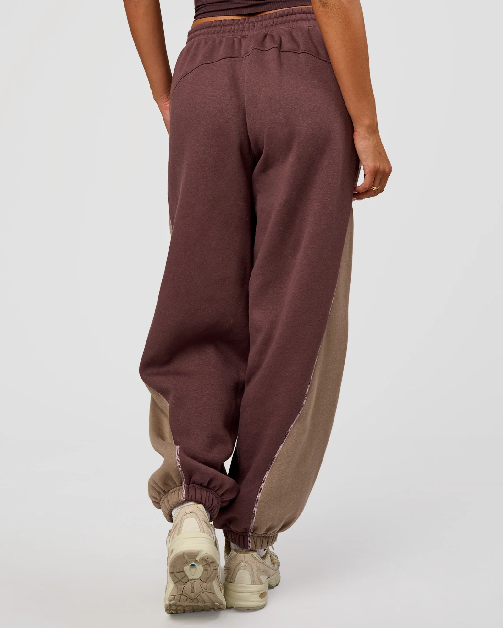 Power Play Stitch Up Fleece Sweat Pant - Cocoa Powder-Marshmallow - Image 4