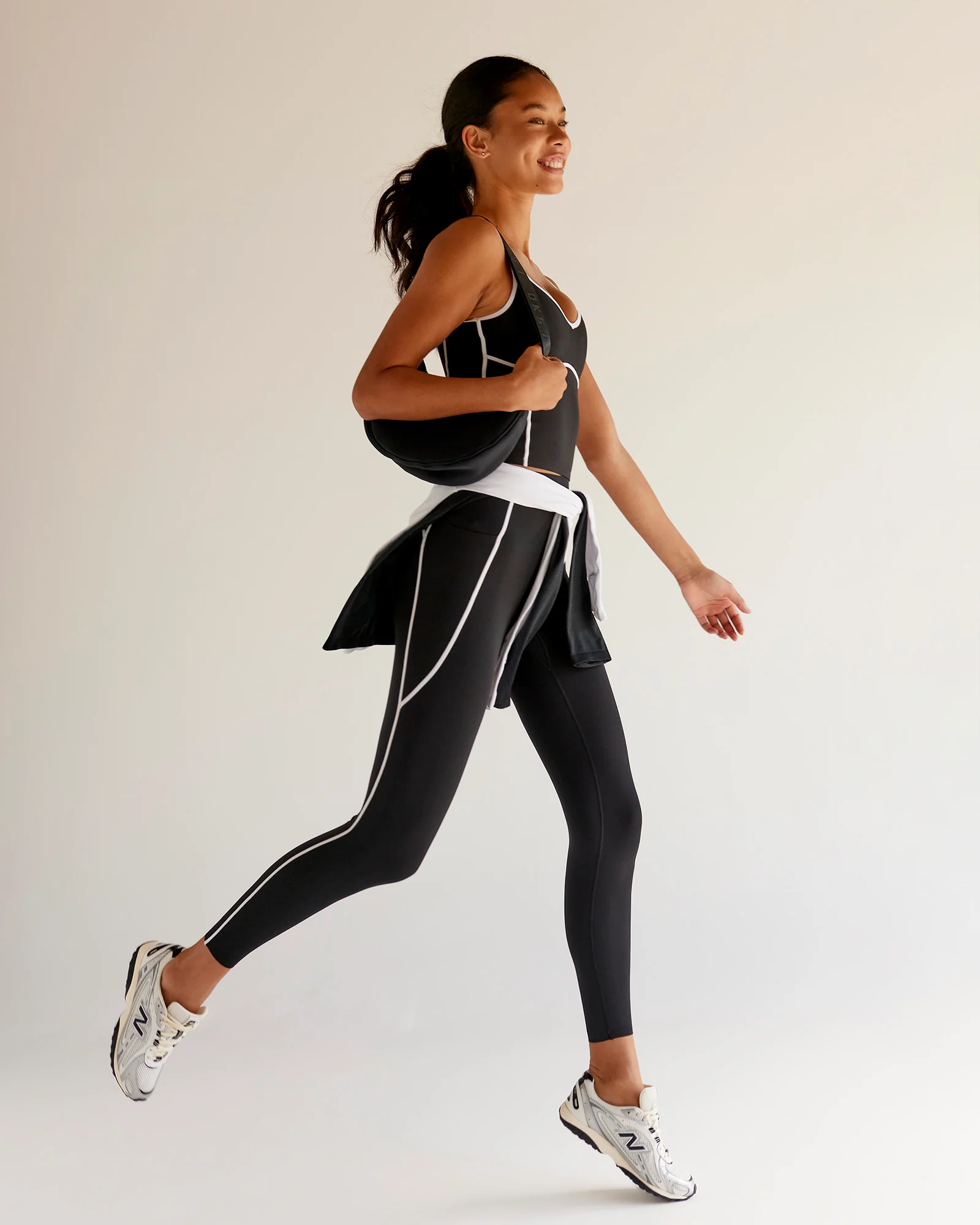 Power Ultra High-Rise Full Length Legging Pockets - Black - Image 5
