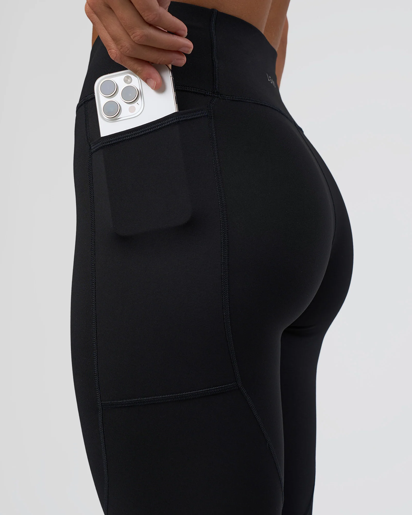 Rep Ultra High-Rise 3/4 Legging Pockets - Black-Black - Image 3