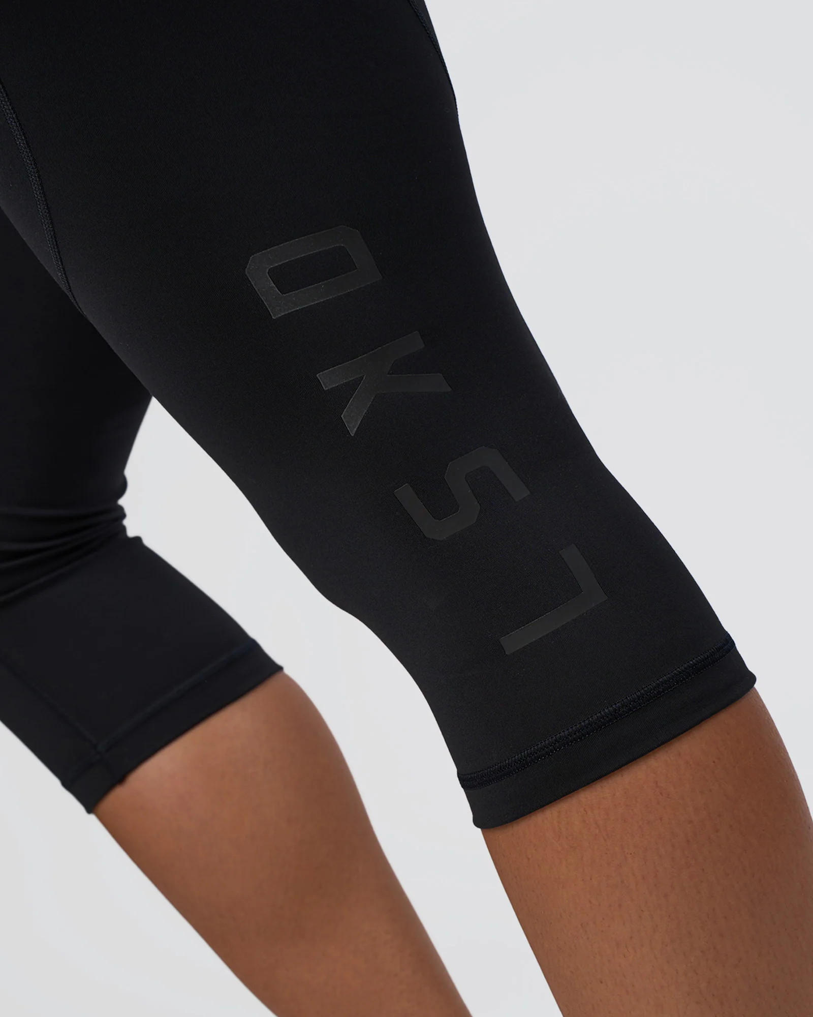 Rep Ultra High-Rise 3/4 Legging Pockets - Black-Black - Image 7