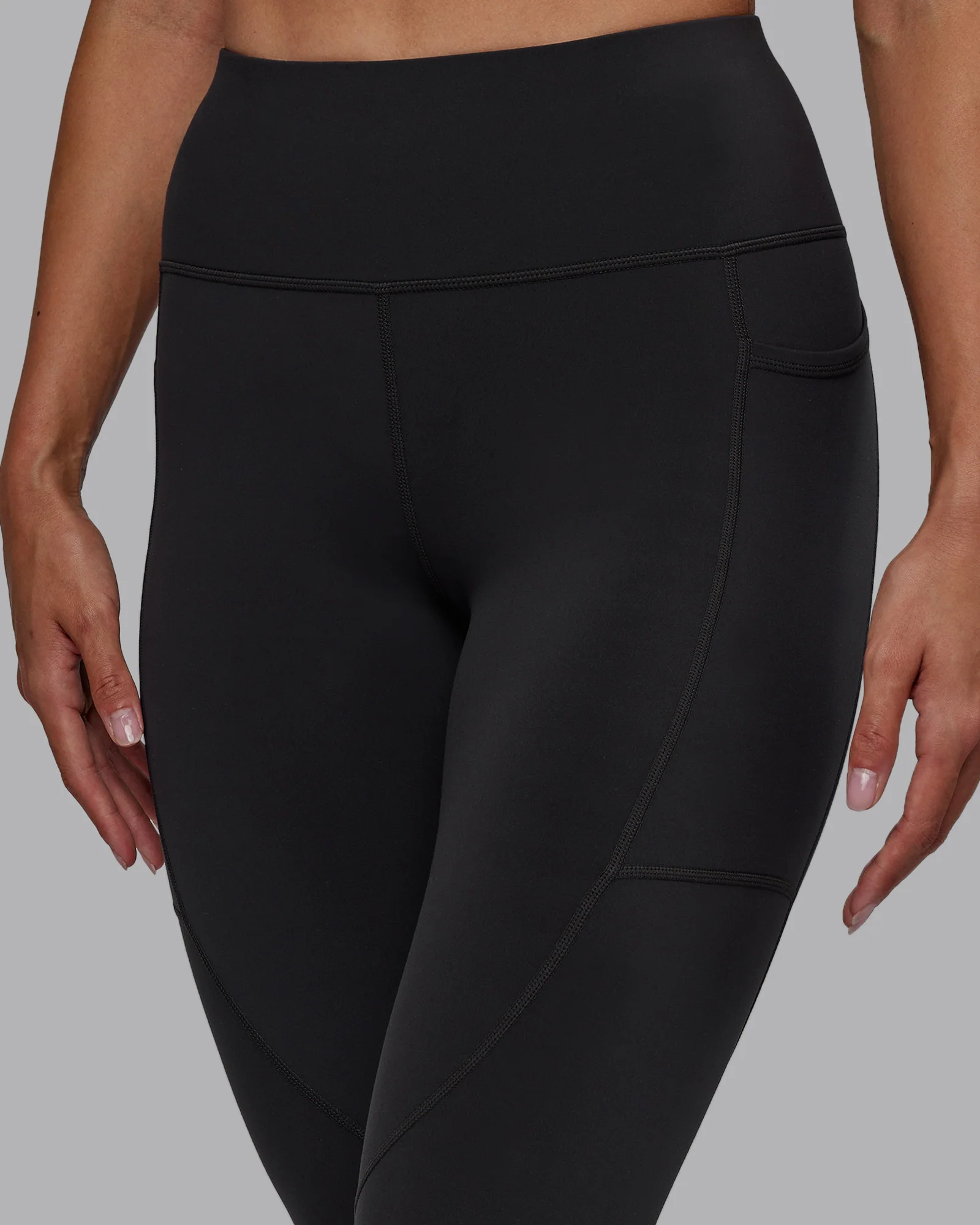 Rep Ultra High-Rise 7/8 Legging Pockets - Pirate Black-White - Image 5