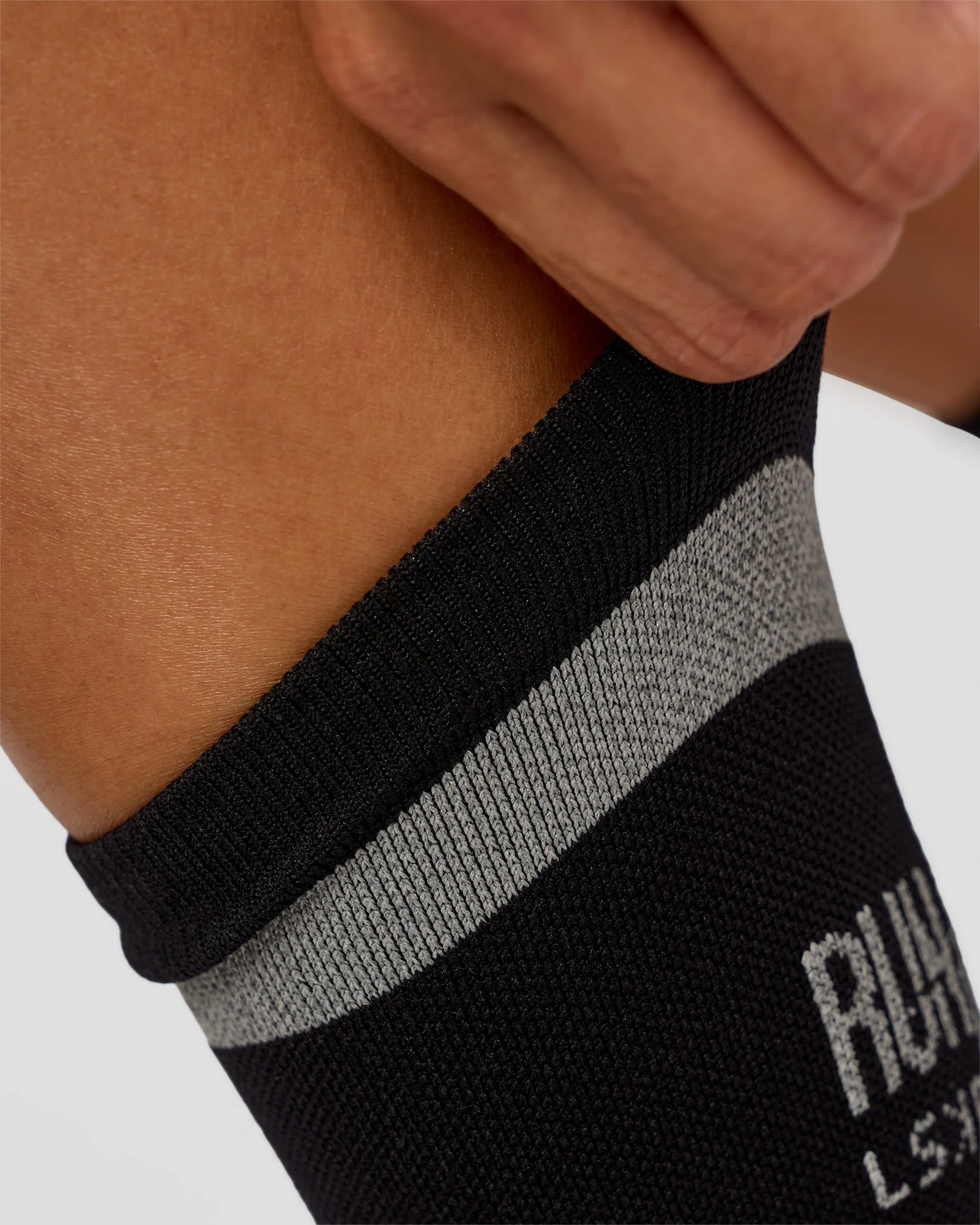 Run Club Performance Socks 2.0 - Black-Reflective - Image 5