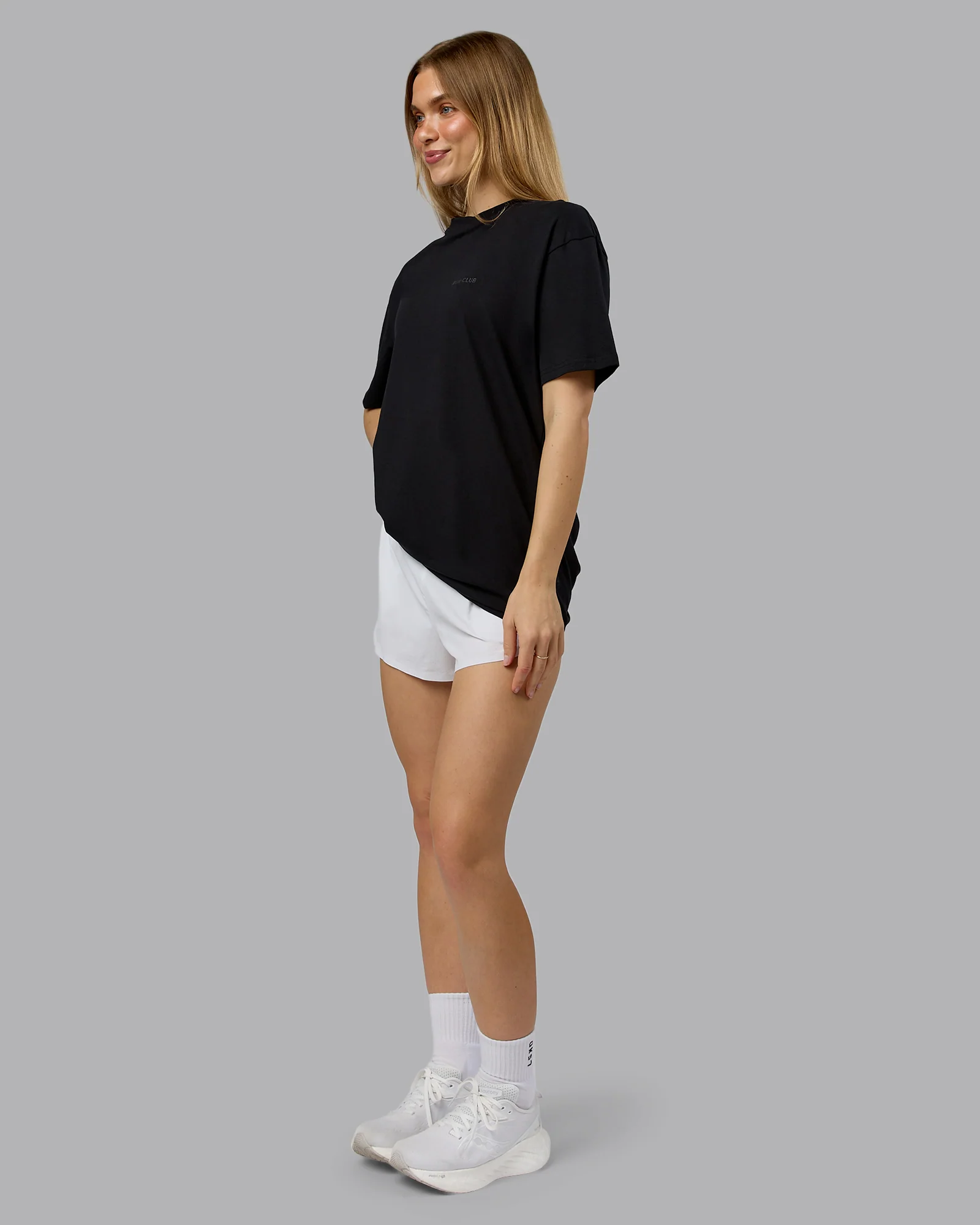 RUN CLUB FLXCotton Tee Oversize - Black-Reflective - Image 9
