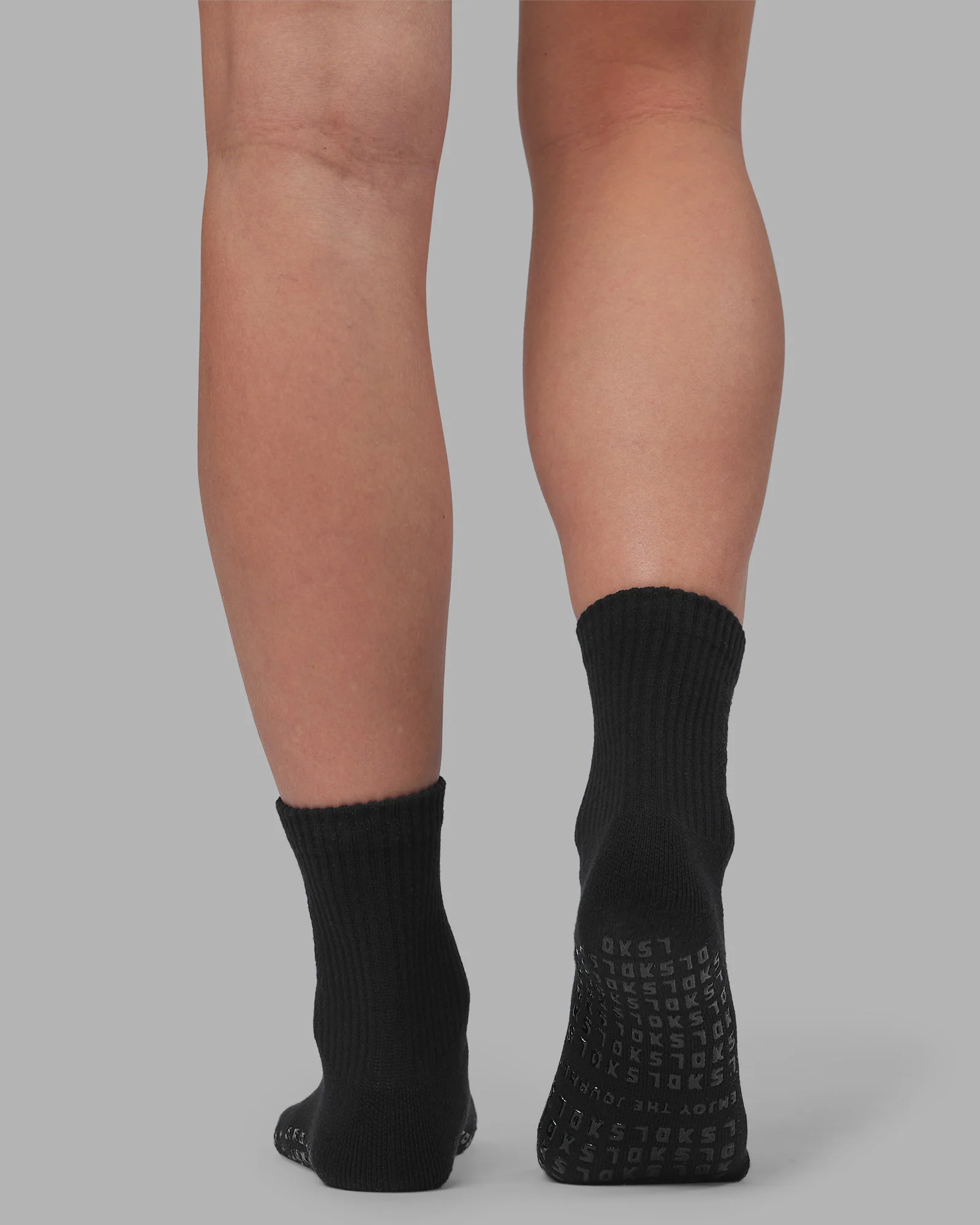 Signal Pilates Crew Grip Socks 2.0 - Black-Black - Image 3