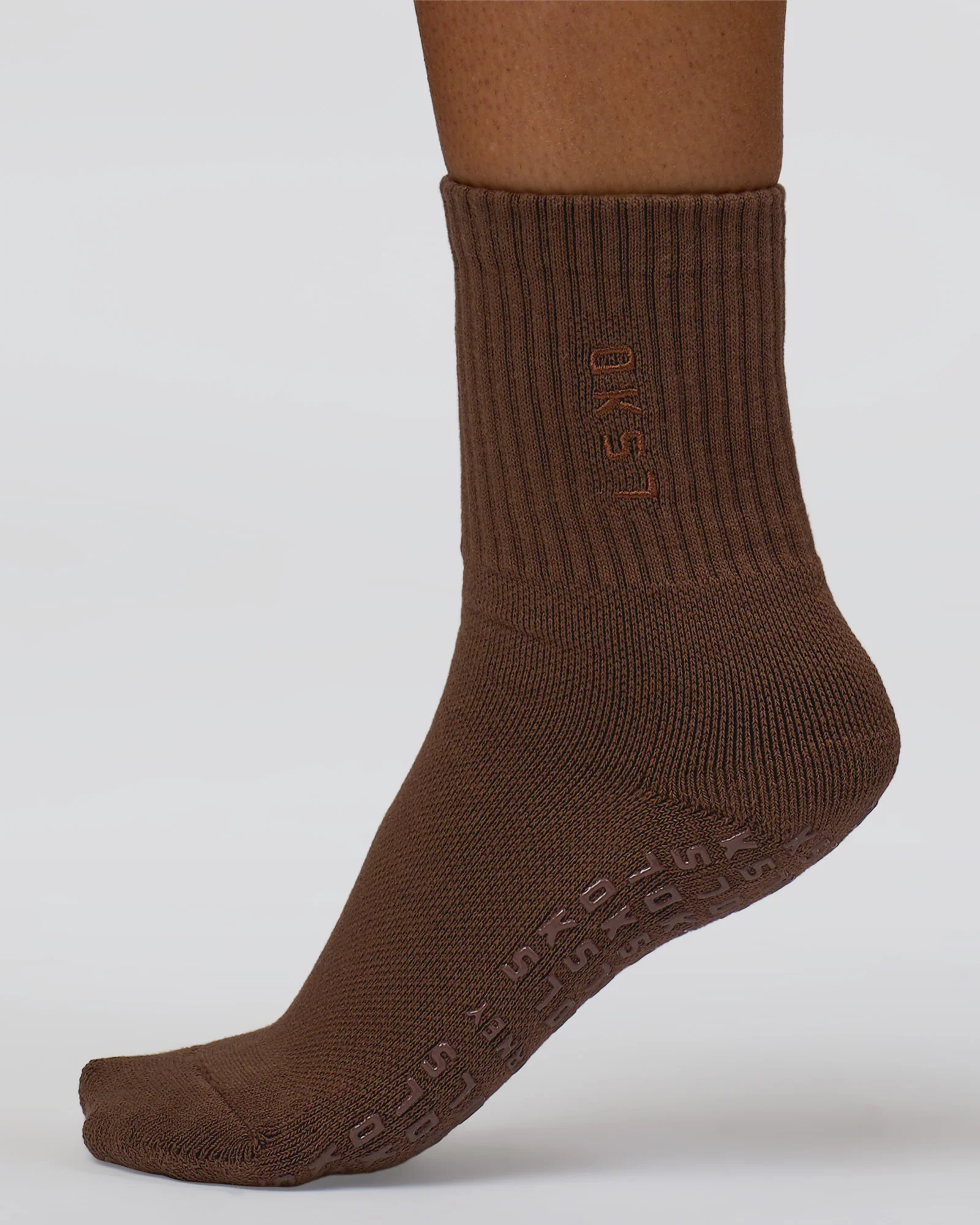 Signal Pilates Crew Grip Socks 2.0 - Hot Chocolate - Image 2