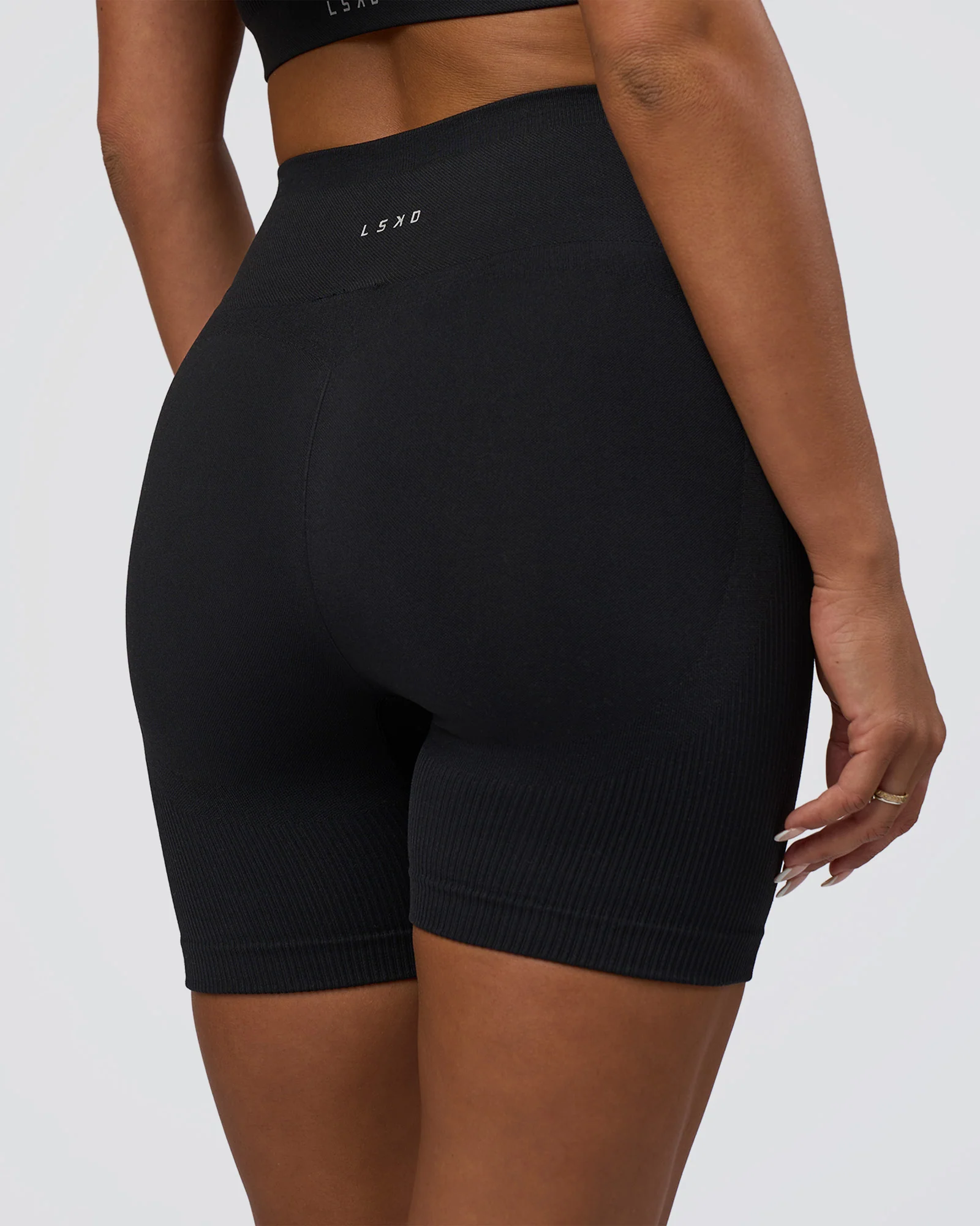 Surge Seamless High-Rise 6" Short - Black - Image 2