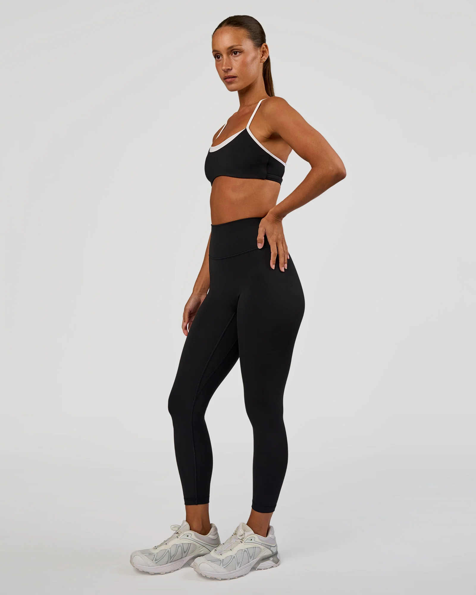 Tempo Sports Bra - Black-White - Image 3