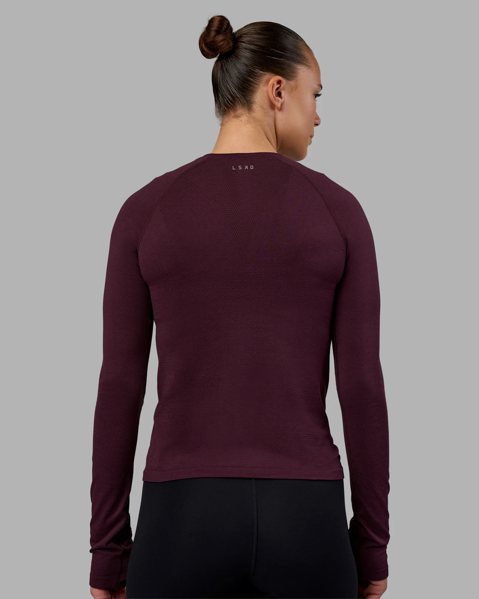 AeroFLX+ Seamless Long Sleeve Tee - Cherry Lacquer/Cherry Lacquer - Image 4