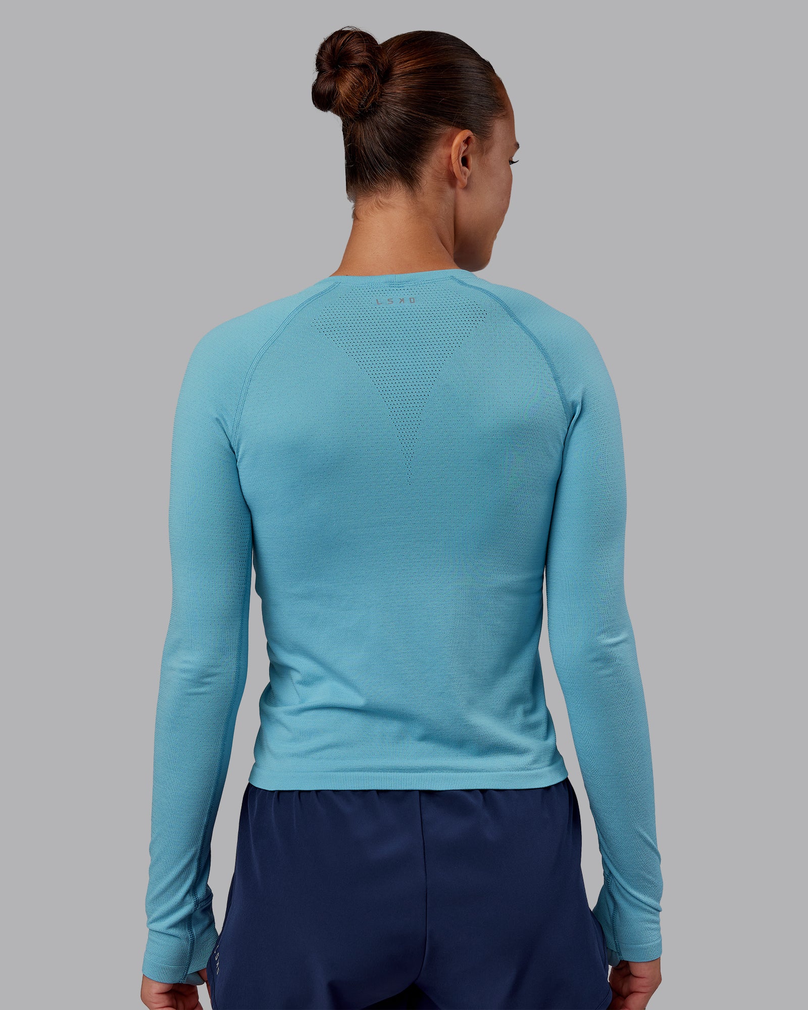 AeroFLX+ Seamless Long Sleeve Tee - Retro Blue/Retro Blue - Image 3