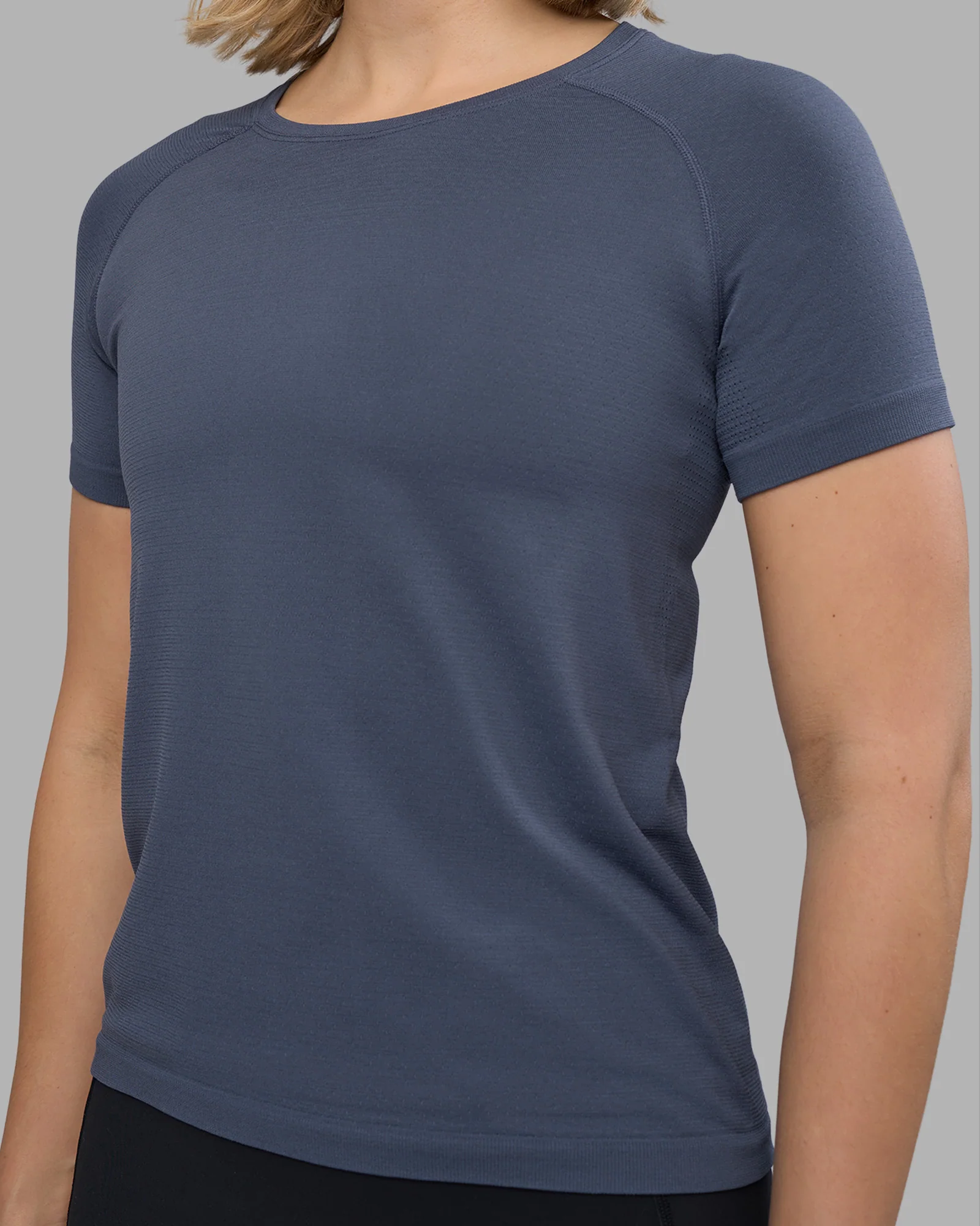 AeroFLX+ Seamless Tee - Night Shadow/Night Shadow - Image 4